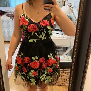 Windsor Embroidered Rose Black Chiffon Dress M